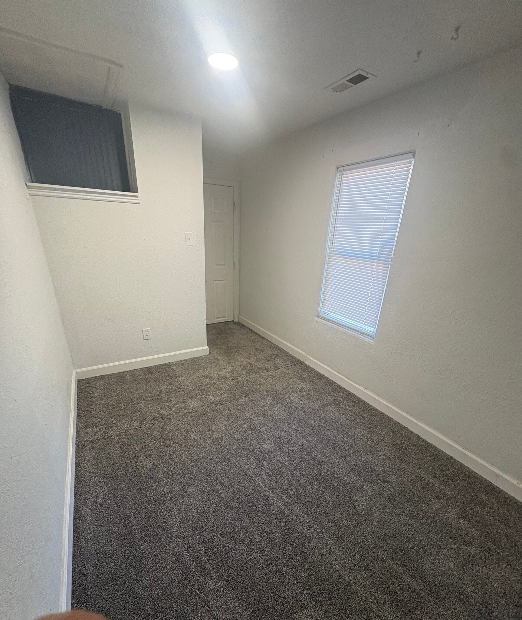 Building Photo - 1135 25th Ln