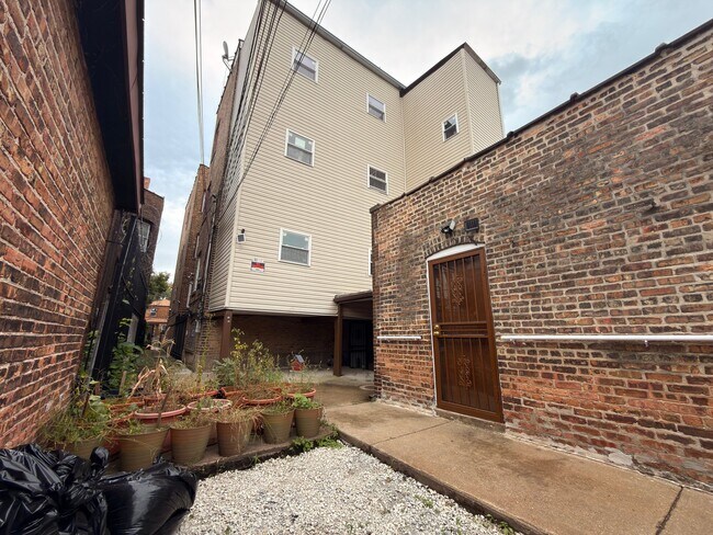 Building Photo - 7744 S Jeffery Blvd
