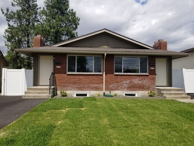 Primary Photo - 2217-2219 E Central Duplex