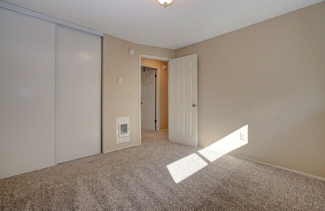 Building Photo - Charming 2-Bedroom Ranch-Style Apartment – Vancouver, WA