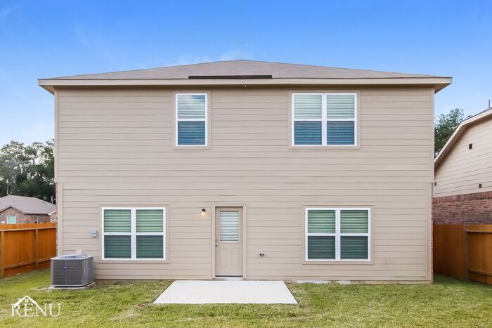 Building Photo - 10461 Sweetwater Creek Dr