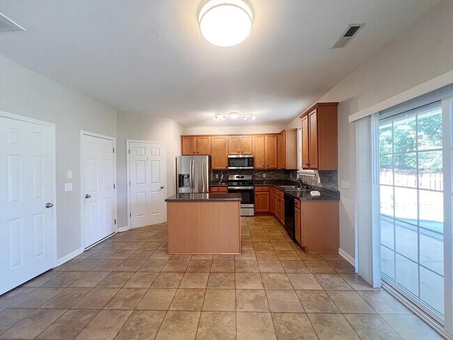 Building Photo - 703 Kingsmoor Dr