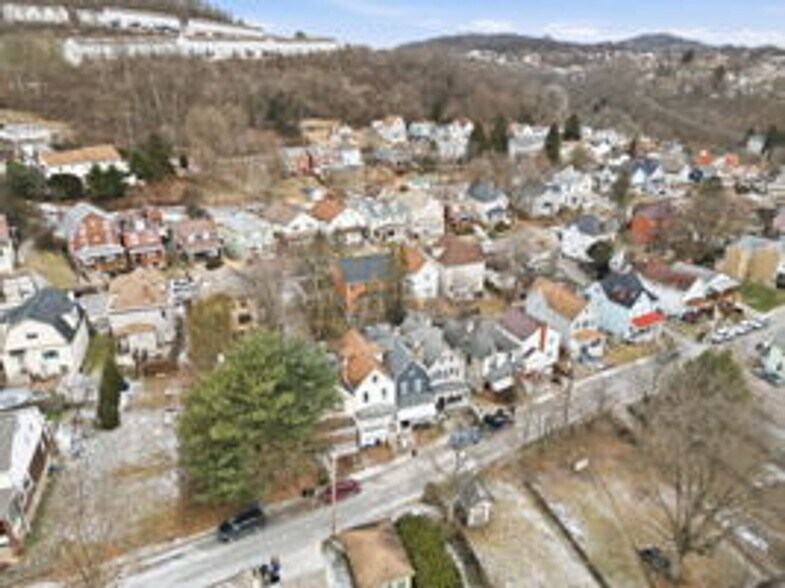 Building Photo - 312 Midland Ave