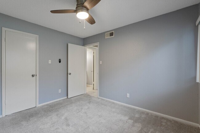 Building Photo - 12100 Melville Dr