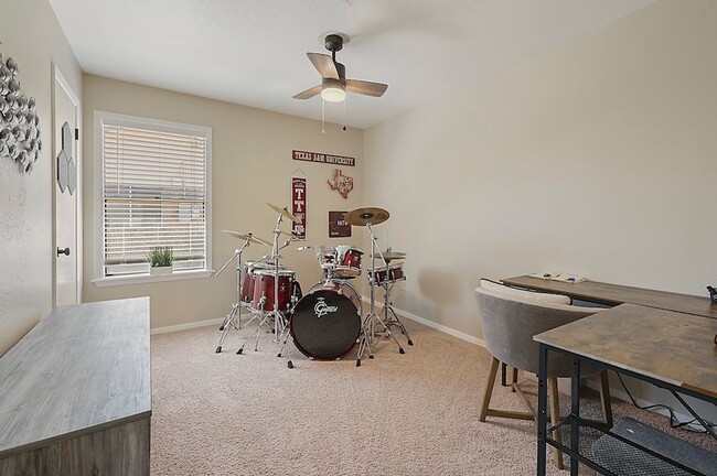 Building Photo - 3015 Adrienne Dr