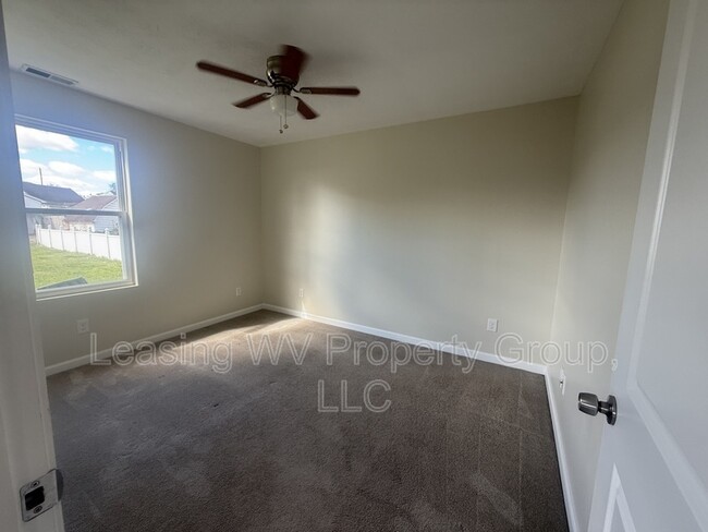Building Photo - 413 Midland Trail