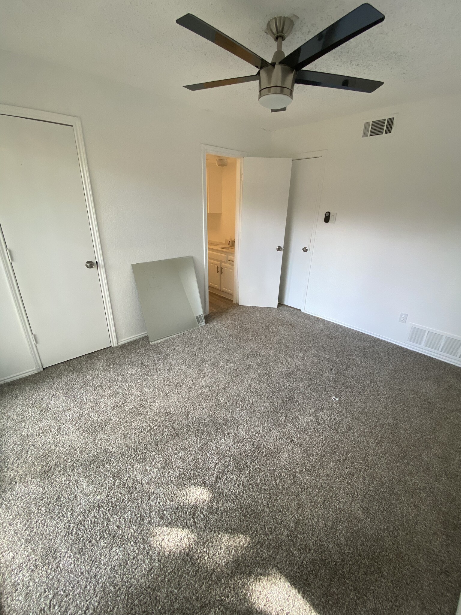 Building Photo - 311 Kings Way Dr