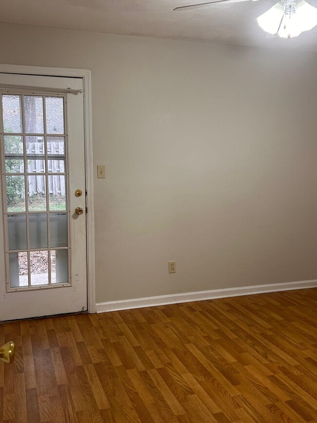 Building Photo - 1141 Brafforton Dr