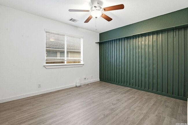 Building Photo - 414 Willow Grove Dr