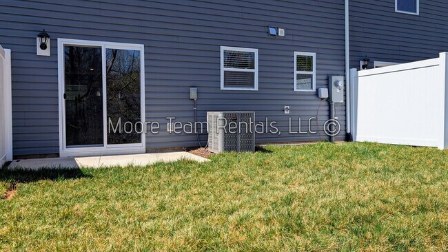 Building Photo - 1st Mo Free* - New 3BR Townhome in Arden