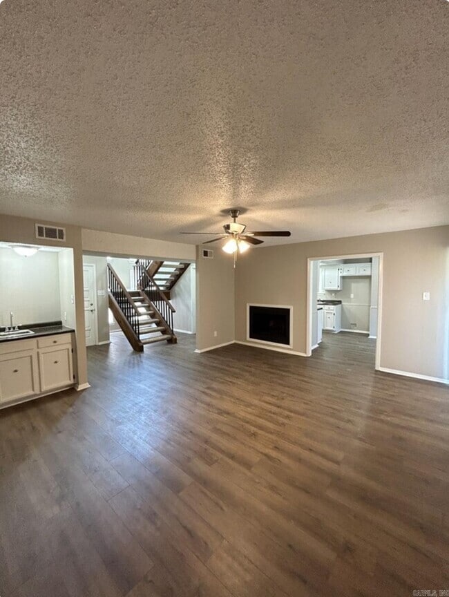 Building Photo - 32 Del Tara Dr