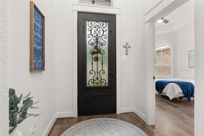 Building Photo - 3559 Pebble Beach Blvd