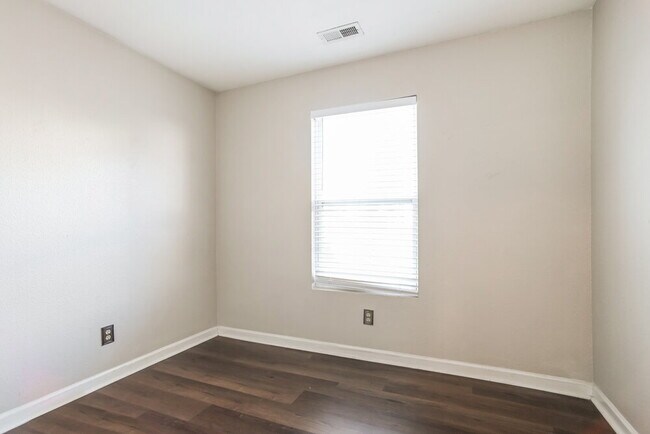 Building Photo - 6519 Matlea Ct