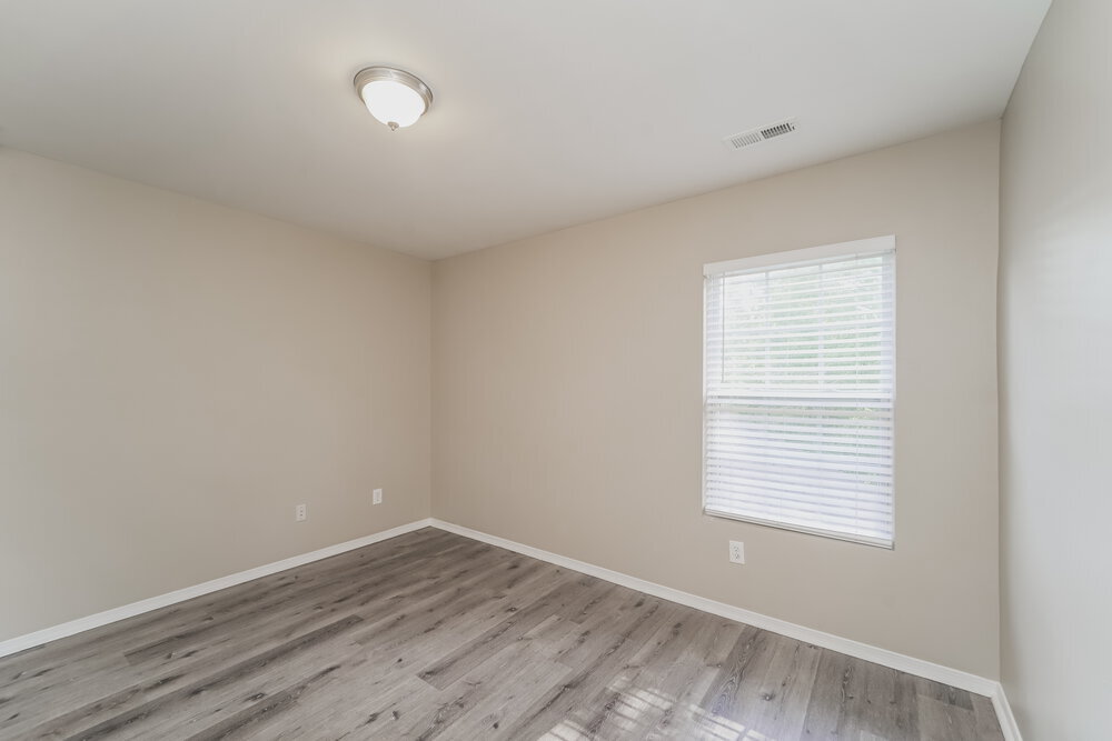 Building Photo - 3804 Larkhaven Village Dr