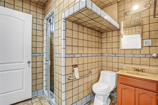 Building Photo - 313 N Hicks Ave