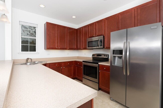 Building Photo - Spacious Condo in Spence Crossing