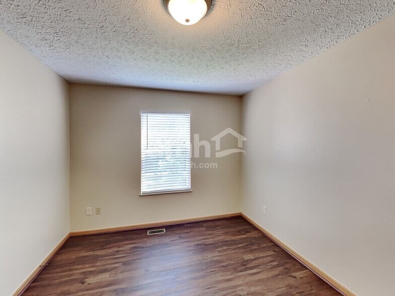 Building Photo - 3621 Lifestyle Blvd