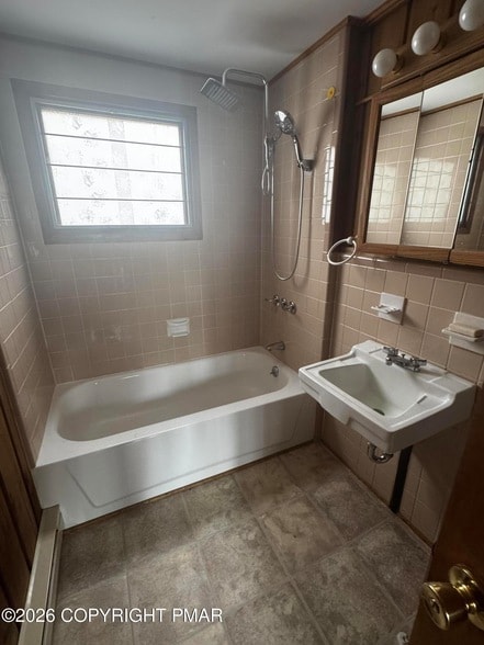 Building Photo - 174 Sweet Briar Rd