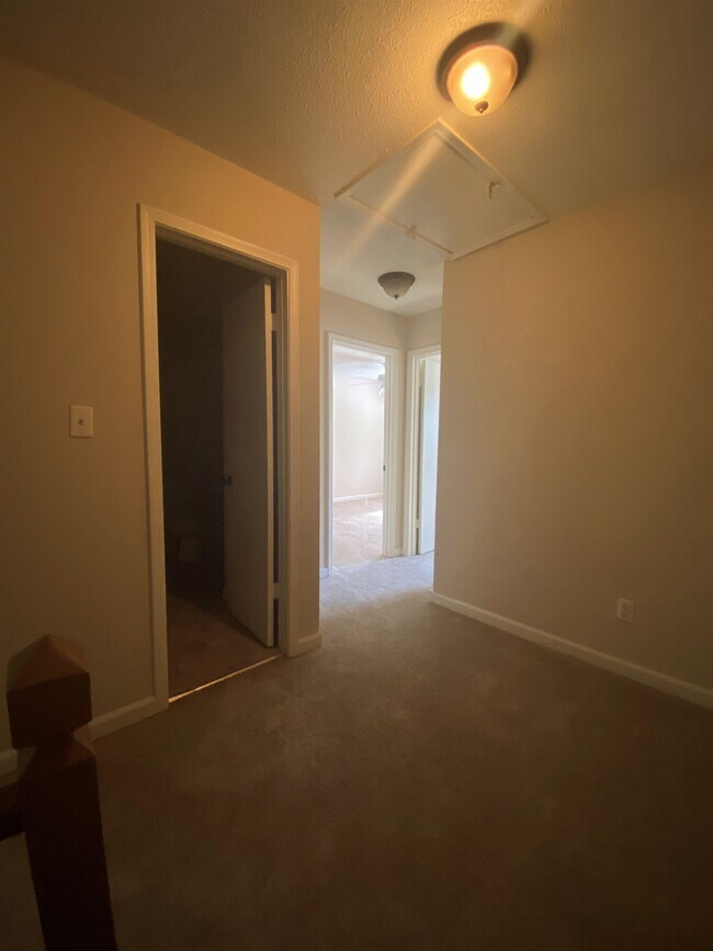 Building Photo - 3701 Donovan Dr