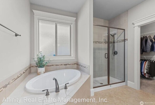 Building Photo - 4 br, 3 bath House - 2616 20th Ave SW