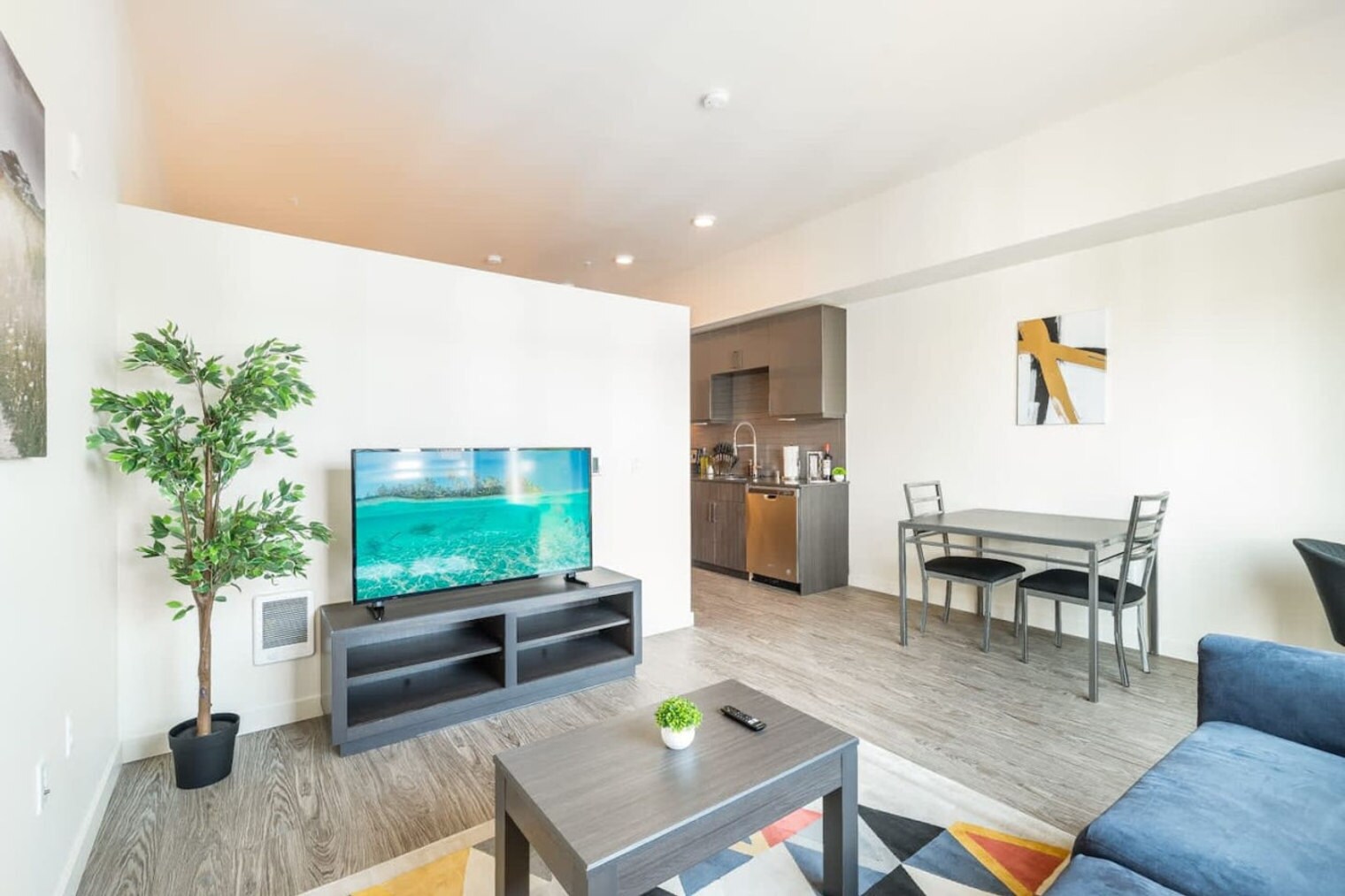 Building Photo - 16450 Redmond Wy