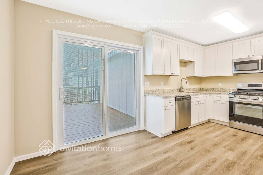 Building Photo - 610 Woodcrest Manor Dr
