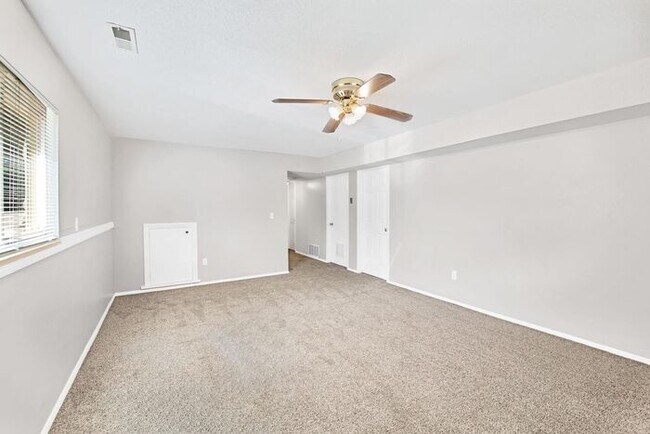 Building Photo - Spacious 5-Bedroom Home in Paradise Hills – North Grand Junction