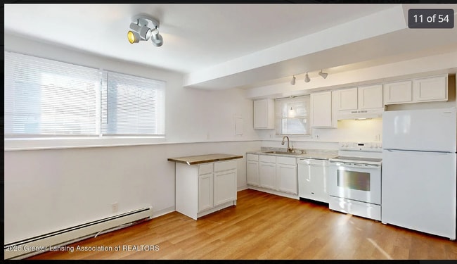 Building Photo - 3117 Holiday Dr