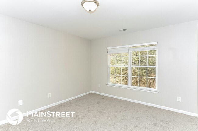 Building Photo - 5118 Upper Elm St