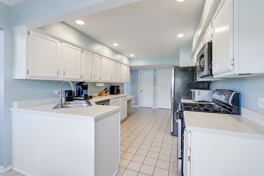 Building Photo - 2344 County Farm Ln