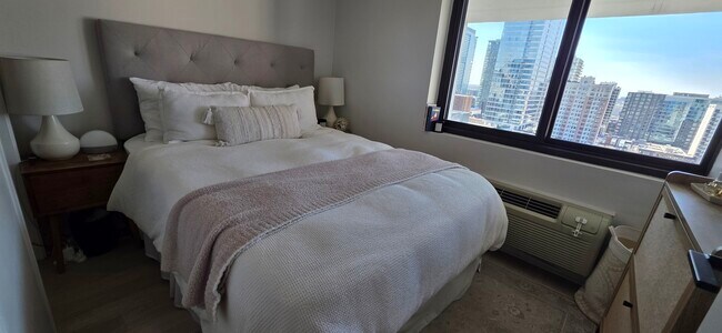 Building Photo - 1221 N Dearborn Pkwy