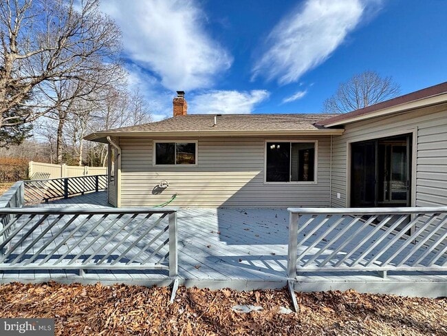 Building Photo - 401 Butternut Ct