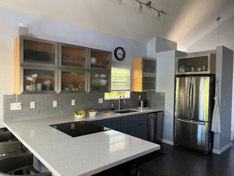 Building Photo - 13 Halili Ln