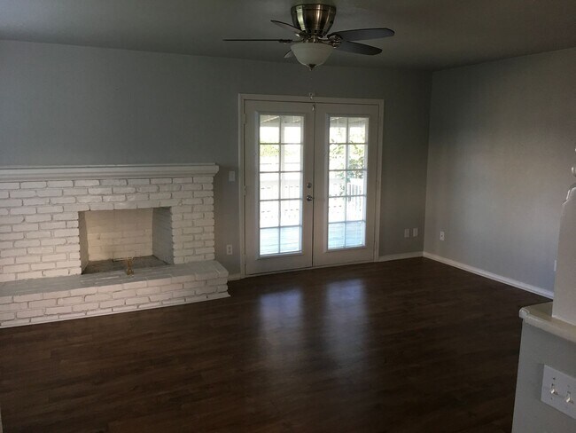 Building Photo - South Redding 2-Story Home, located in cul-de-sac