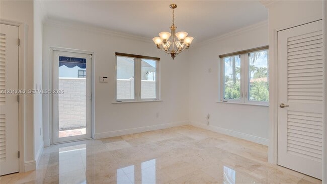 Building Photo - 500 SW 51st Ct