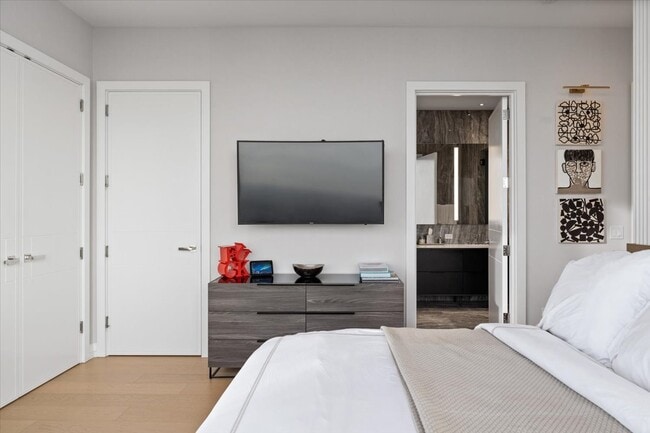 Building Photo - 14 W Superior St