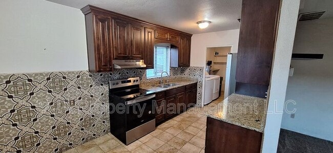 Building Photo - 460 N 1200 W