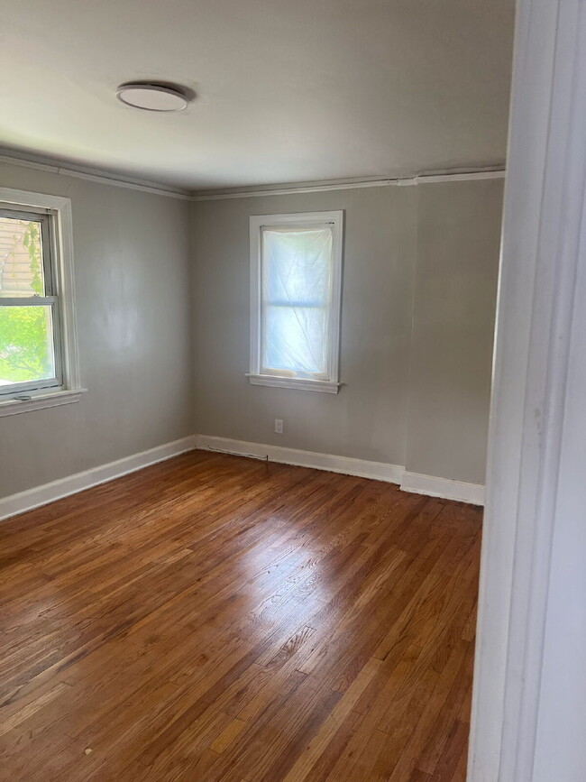 Building Photo - 3-Bedroom Gem on Indiana St with Spacious ...