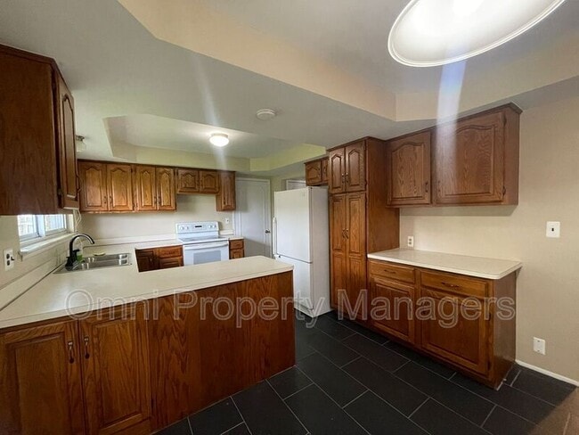 Building Photo - 31245 Bretz Dr