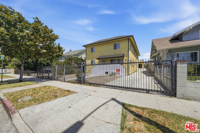 Building Photo - 1224 S Crenshaw Blvd