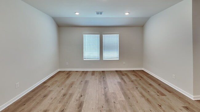 Building Photo - Very Nice 4 Bedroom 2 Bath Home in Yukon Schools
