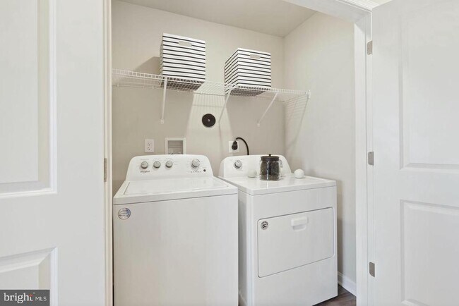 Building Photo - 1995 Fauna Dr