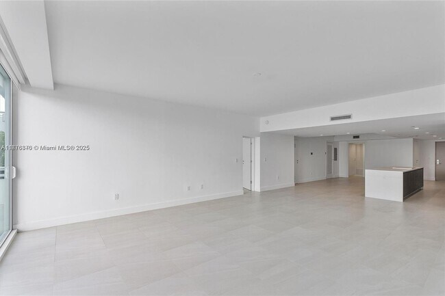 Building Photo - 1150 102nd St