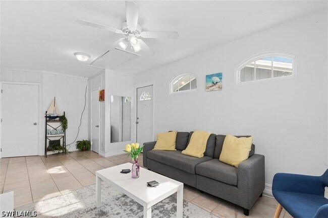 Building Photo - 717 95th Ave N