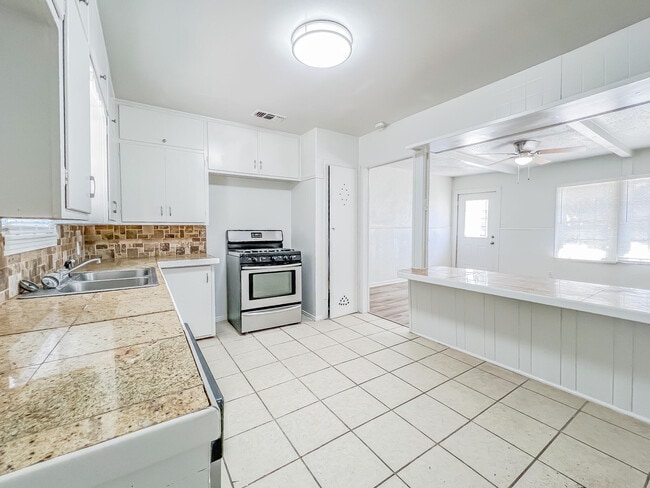 Building Photo - 2514 37th St