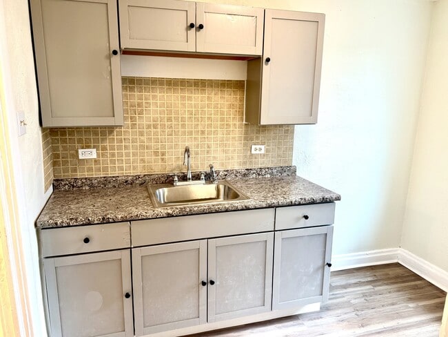 Building Photo - 714 Eureka St