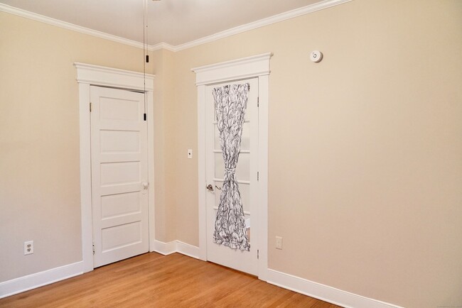 Building Photo - 39 Pardee Pl