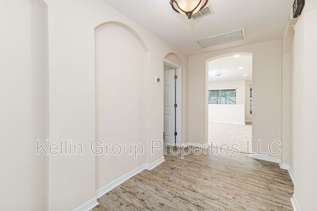 Building Photo - 7233 Wakeview Dr