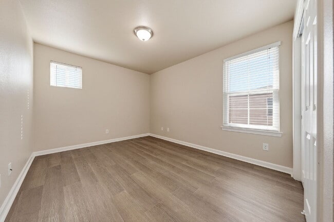 Building Photo - 669 Mission De Oro Dr