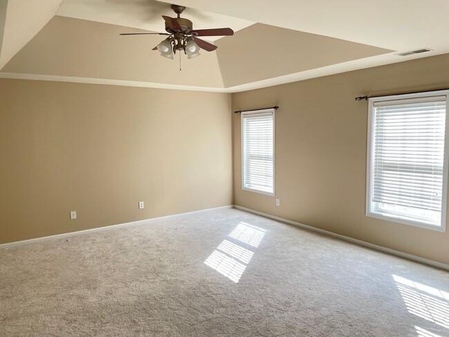 Building Photo - Spacious Four Bedroom in Morrison Plantation